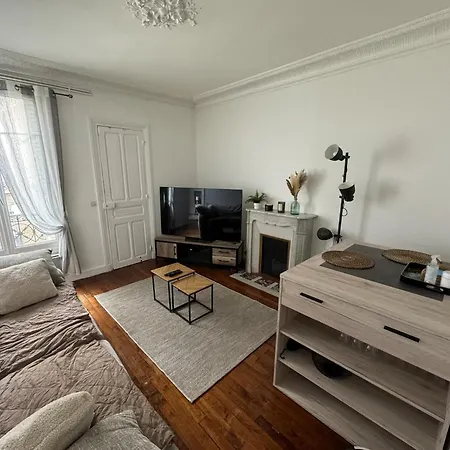 Neuilly, 1 Chambre, A 2 Stations De La Defense Et Des Champs Elysees דירה